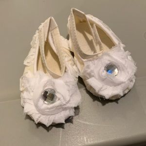 Baby girl dress shoes, white, size 3-6 months